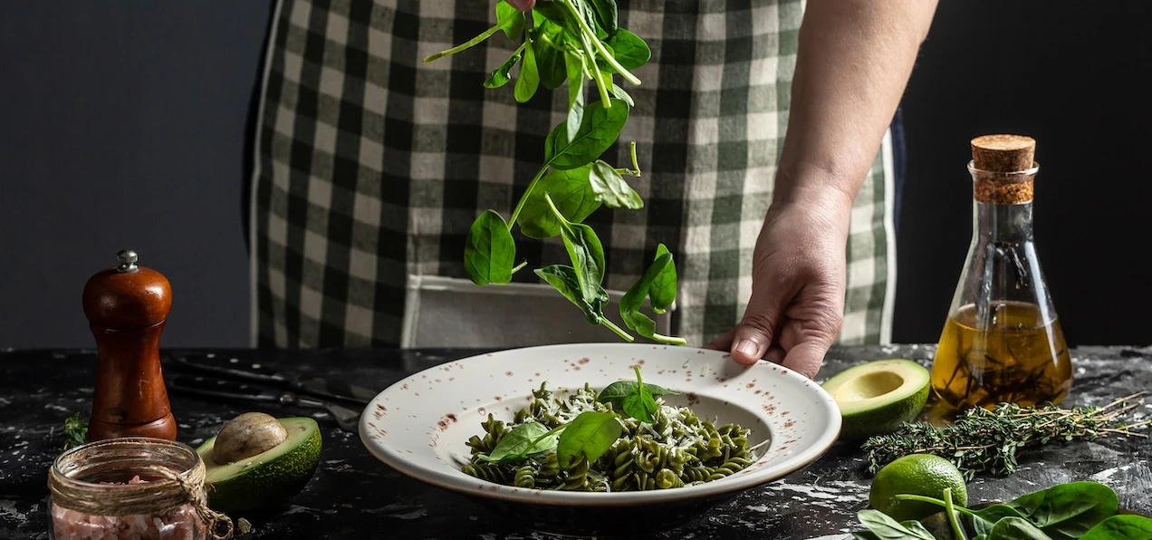Tradycyjne przepisy w nowoczesnym wydaniu: Jak jeść zdrowiej, nie tracąc smaku?